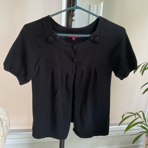 Black short sleeves vest, hem just below the waist, empire style, - Picture 5 of 5